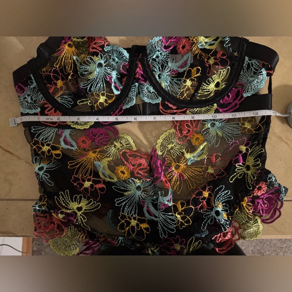 Floral Embroidered Lingerie Set NIP - Picture 7 of 9